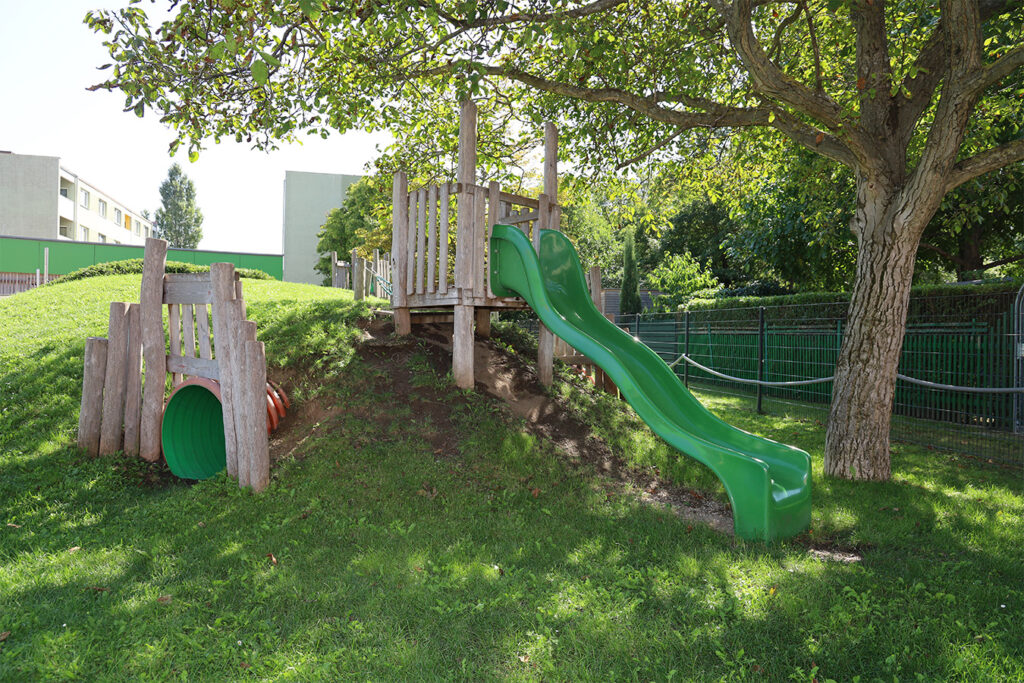 Kindergarten Maulwurfhügel Garten